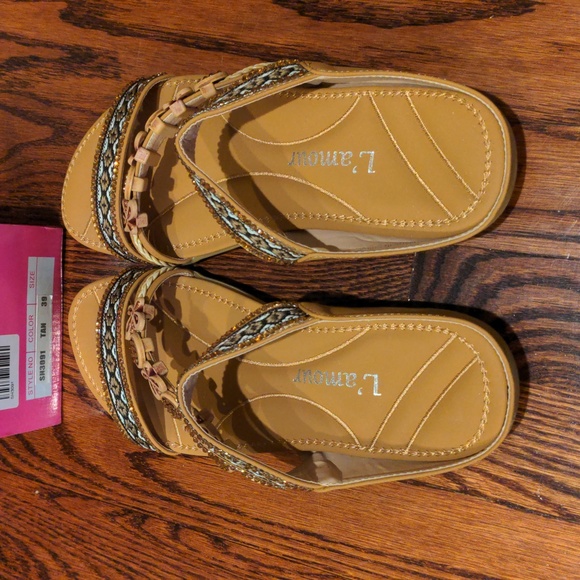 Sandals - Picture 2 of 4